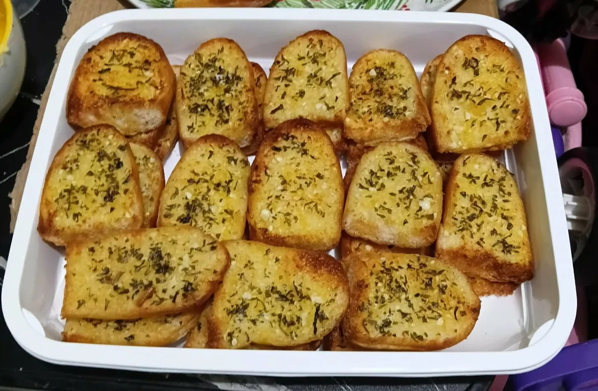 Garlic Toasted Bread